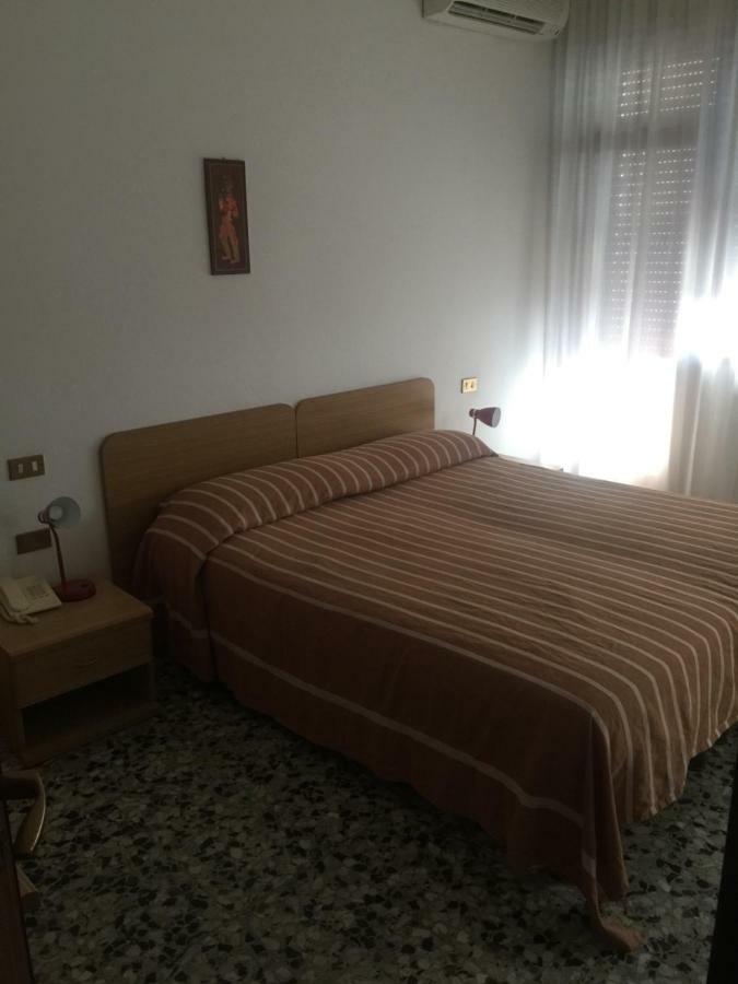 Hotel Margherita Sottomarina Exterior photo